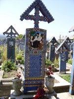 La Cimitirul Vesel De La Sapanta, Maramures 12